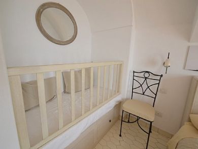 Private villa sleeps 6 in Praiano with pool by the Sea